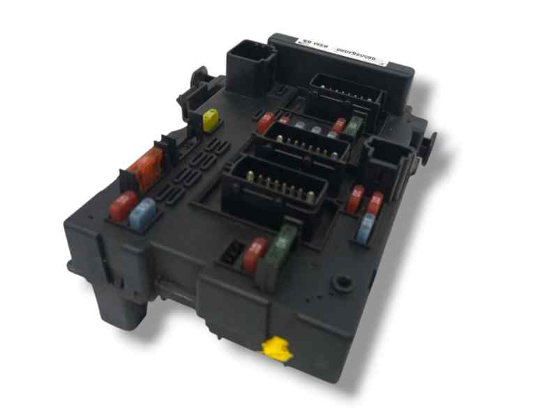 CAJA RELES / FUSIBLES