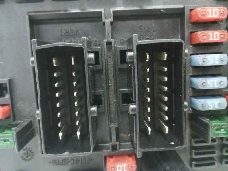 CAJA RELES / FUSIBLES