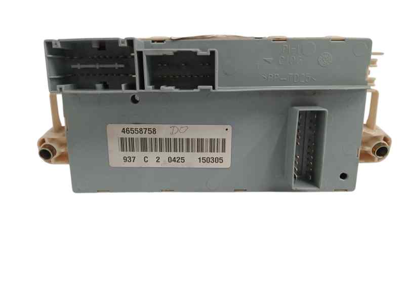 CAJA RELES / FUSIBLES