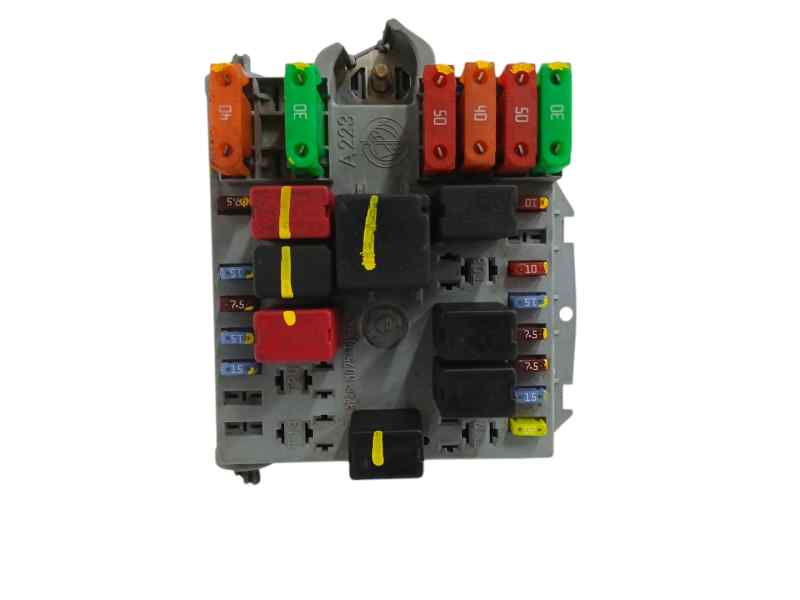 CAJA RELES / FUSIBLES