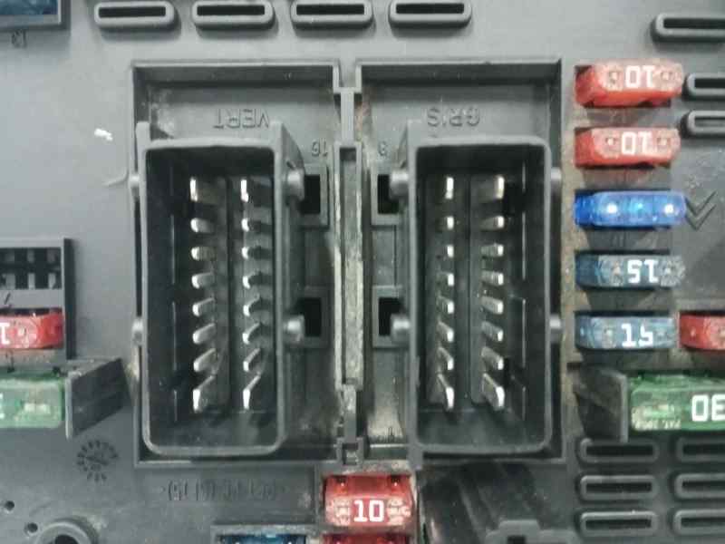 CAJA RELES / FUSIBLES
