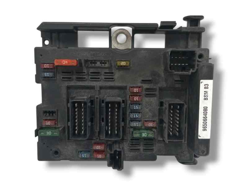 CAJA RELES / FUSIBLES