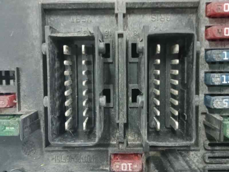 CAJA RELES / FUSIBLES