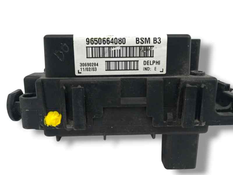 CAJA RELES / FUSIBLES
