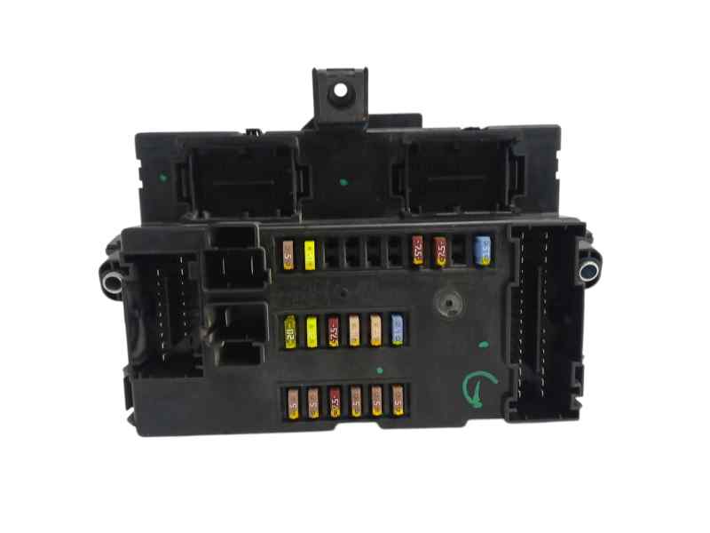 CAJA RELES / FUSIBLES