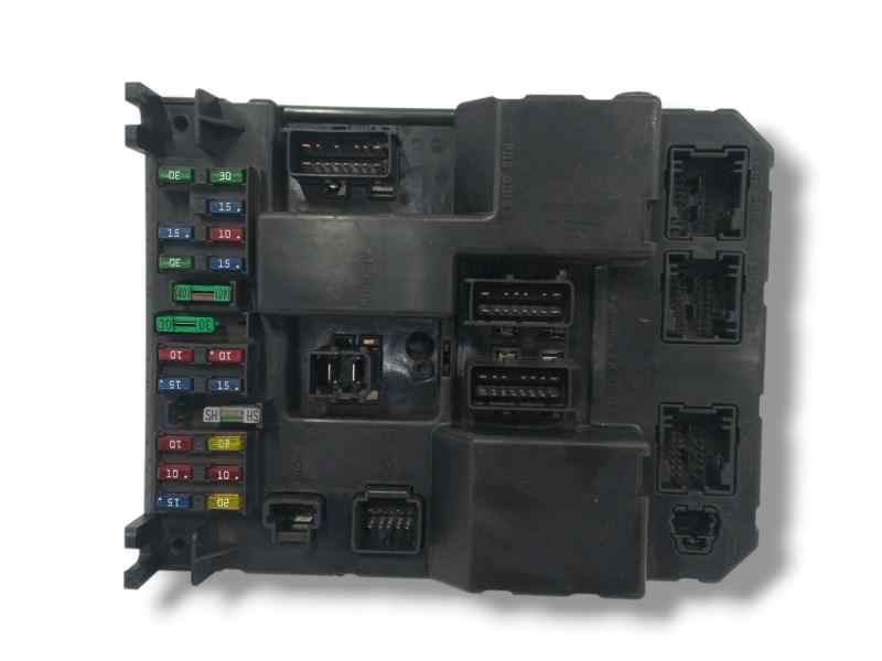 CAJA RELES / FUSIBLES