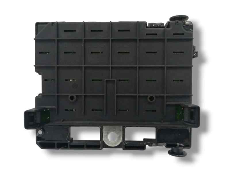 CAJA RELES / FUSIBLES