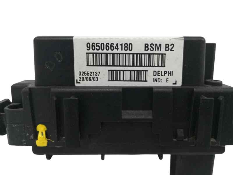 CAJA RELES / FUSIBLES