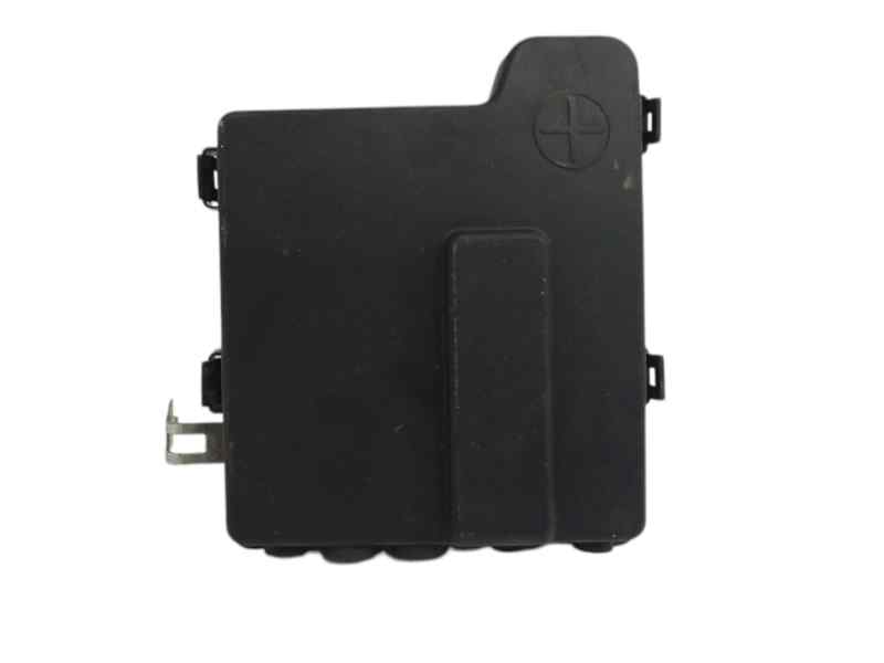 CAJA RELES / FUSIBLES