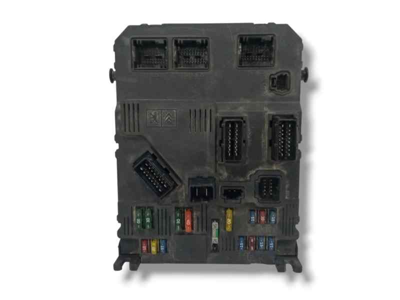 CAJA RELES / FUSIBLES