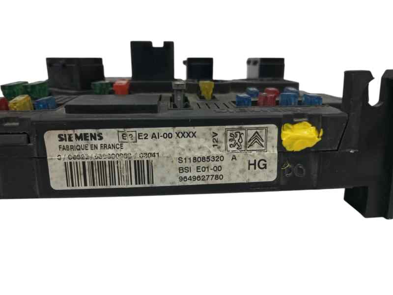 CAJA RELES / FUSIBLES