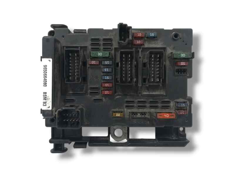 CAJA RELES / FUSIBLES