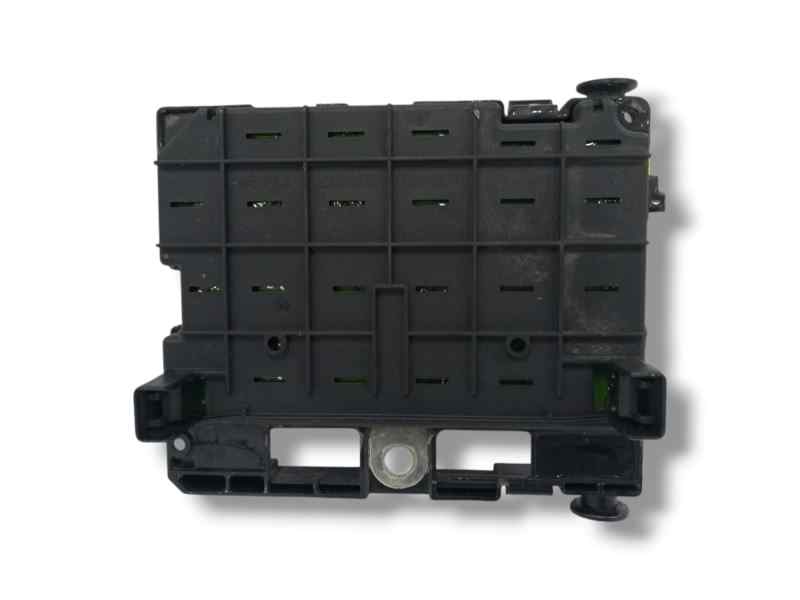 CAJA RELES / FUSIBLES