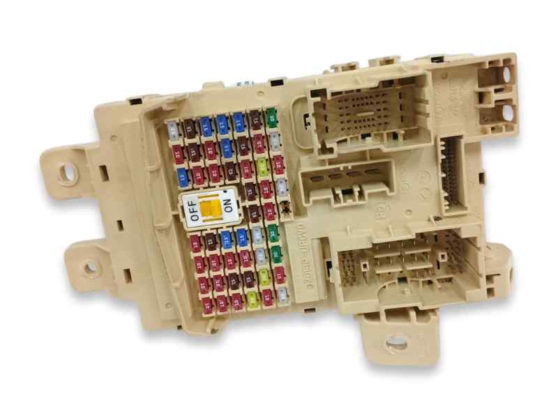 CAJA RELES / FUSIBLES