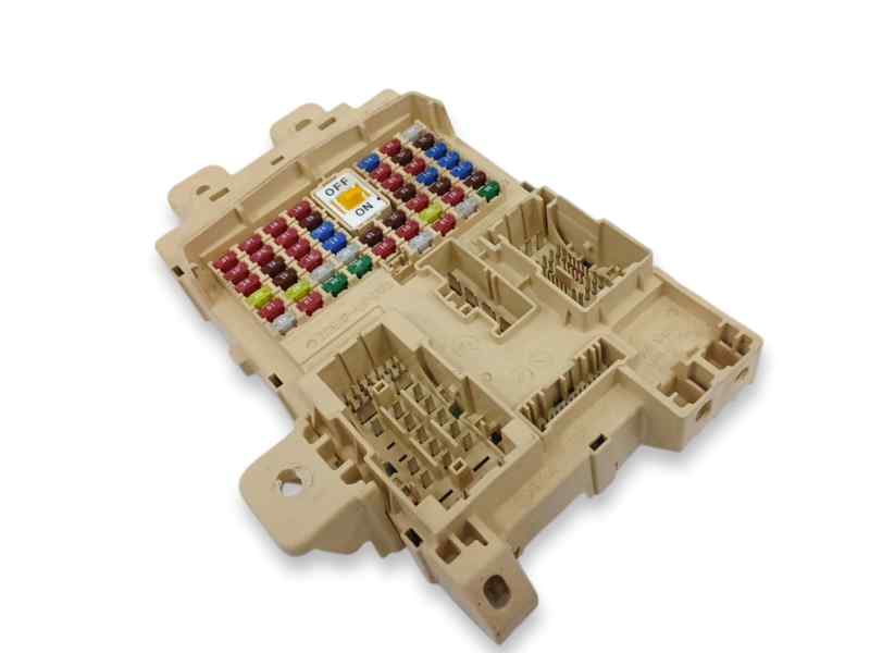 CAJA RELES / FUSIBLES