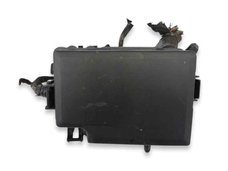 CAJA RELES / FUSIBLES