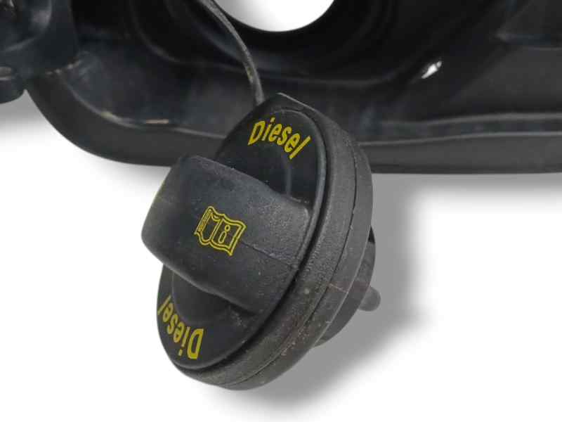 TAPA EXTERIOR COMBUSTIBLE