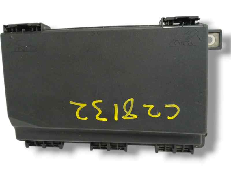 CAJA RELES / FUSIBLES