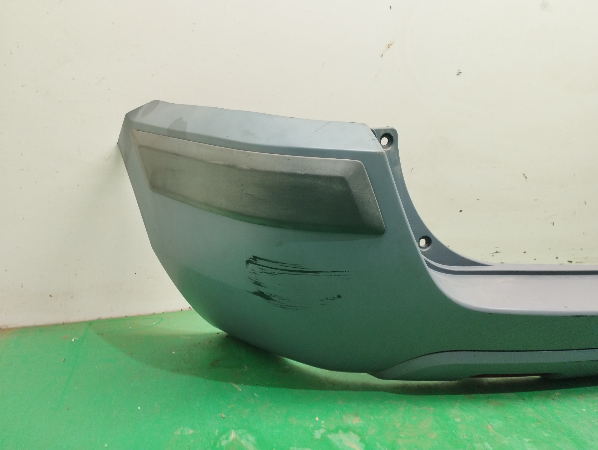 PARAGOLPES TRASERO