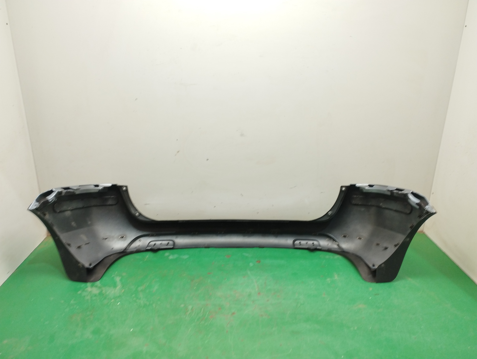 PARAGOLPES TRASERO
