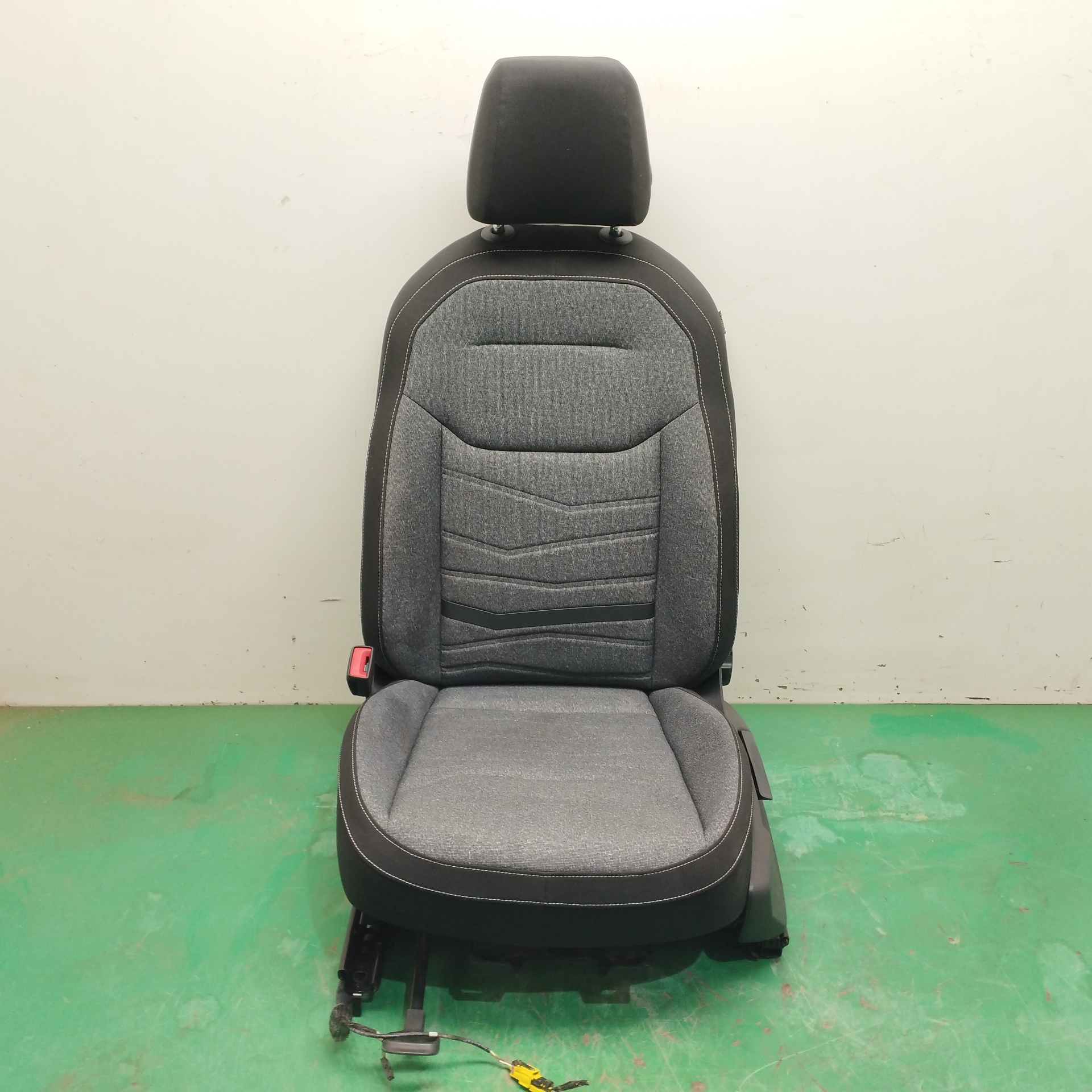 ASIENTO DELANTERO IZQUIERDO