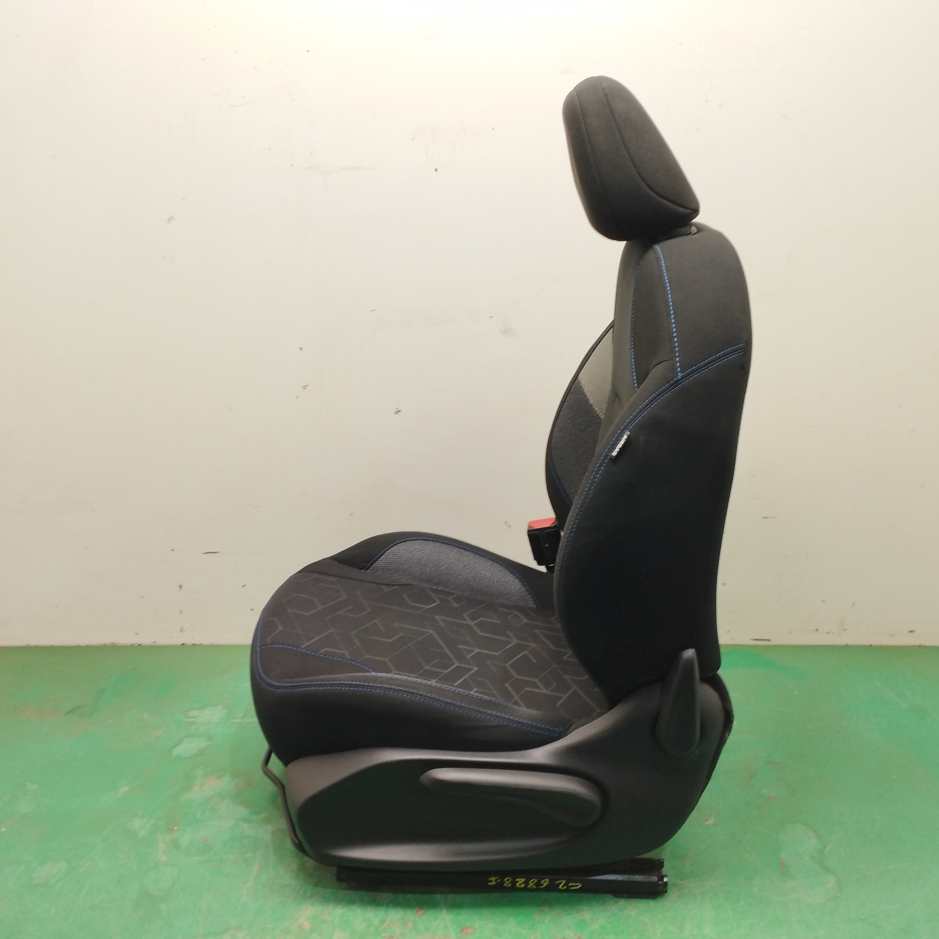 ASIENTO DELANTERO IZQUIERDO