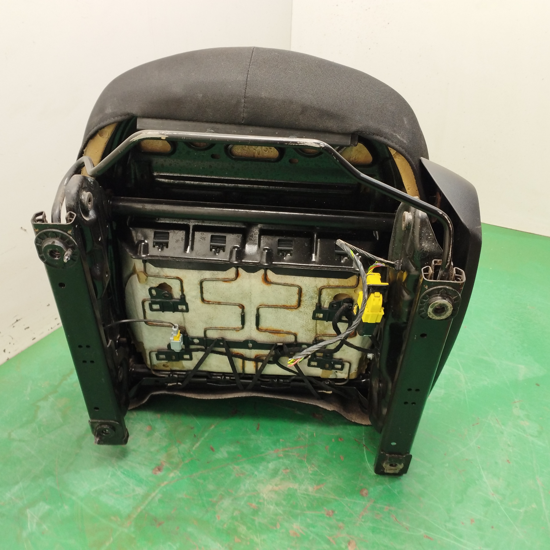 ASIENTO DELANTERO IZQUIERDO