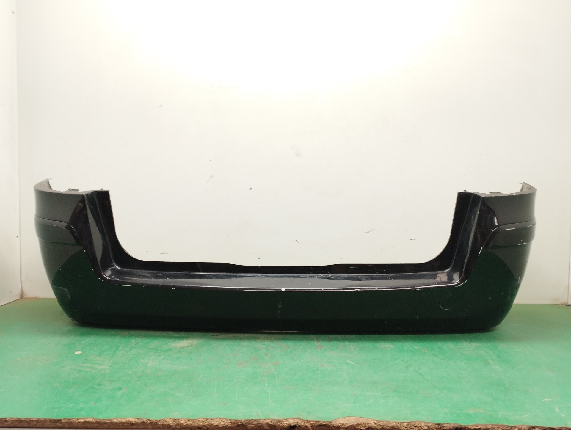 PARAGOLPES TRASERO