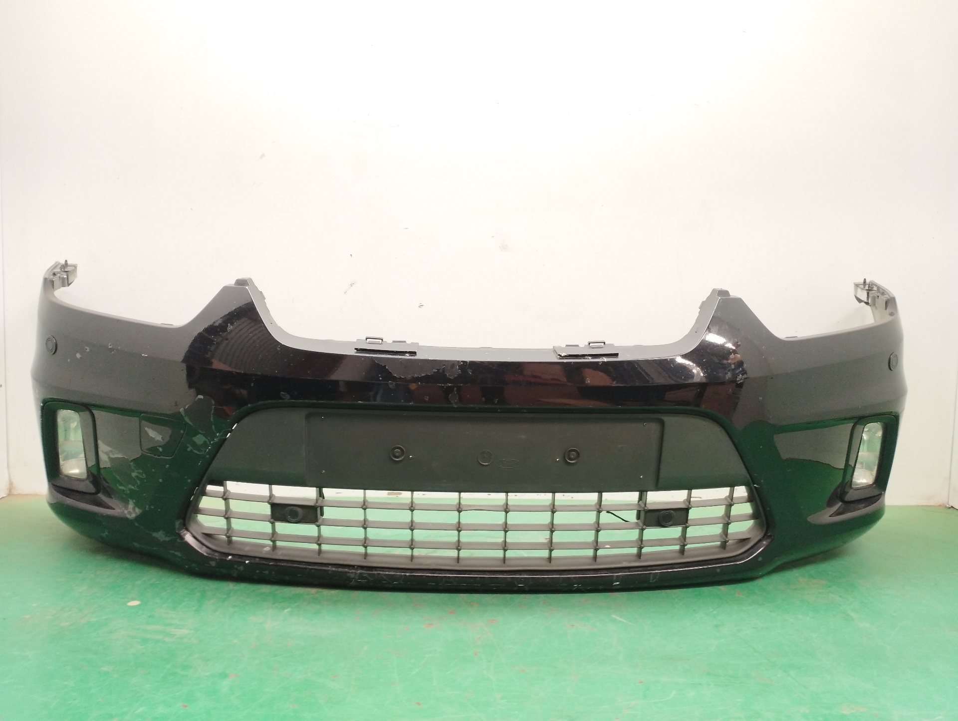 PARAGOLPES DELANTERO