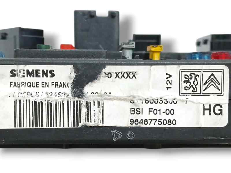 CAJA RELES / FUSIBLES