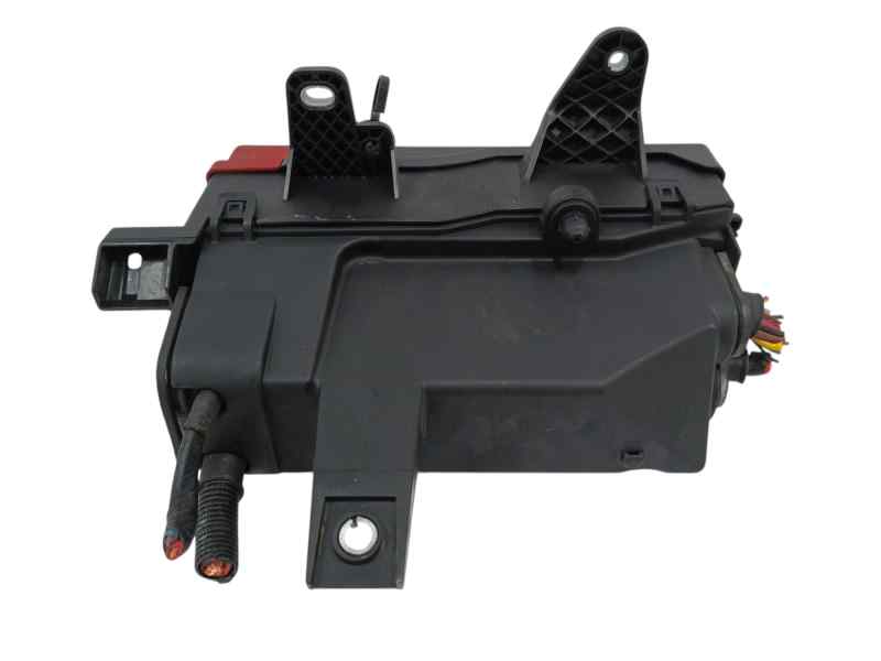CAJA RELES / FUSIBLES