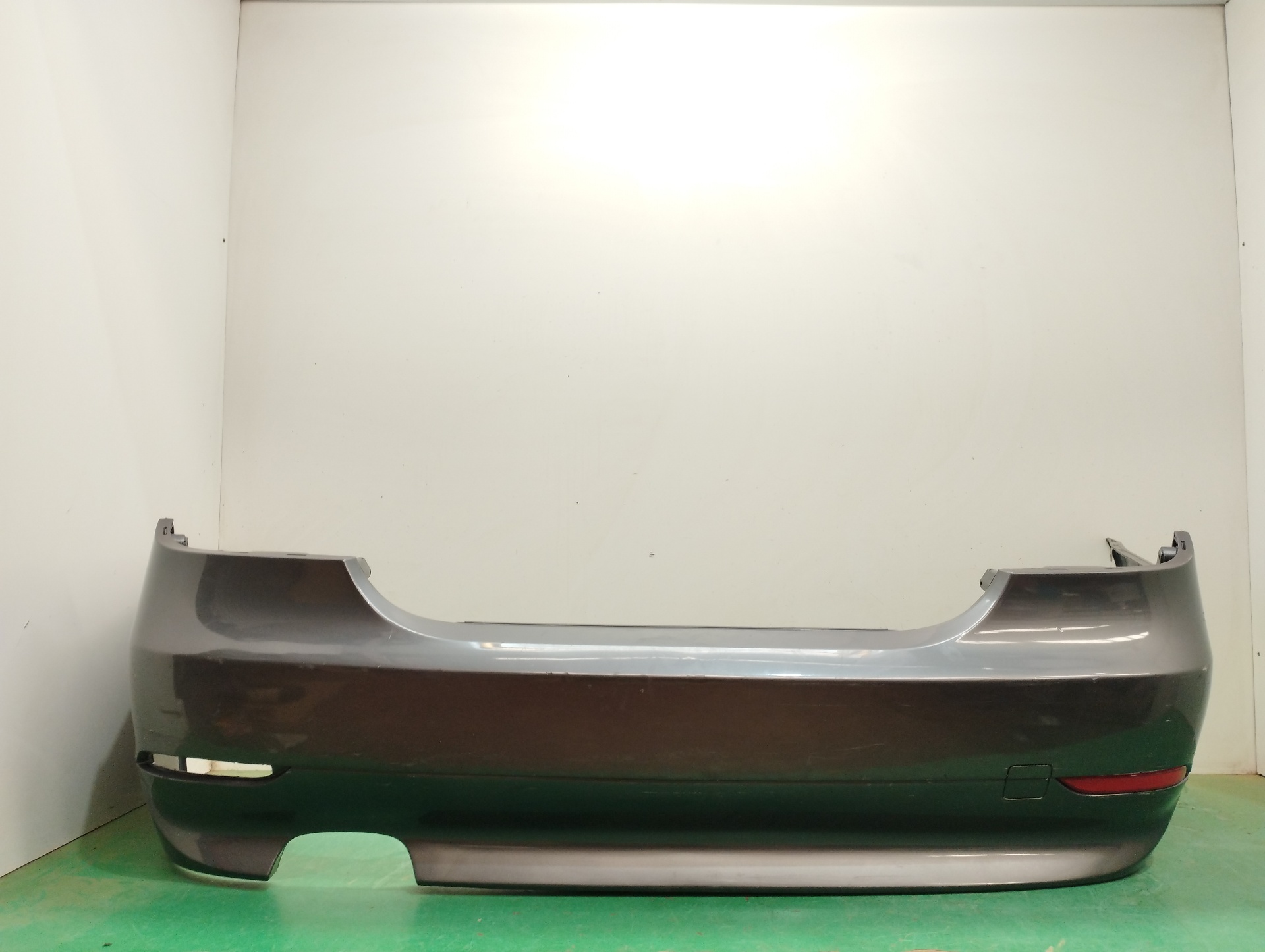 PARAGOLPES TRASERO