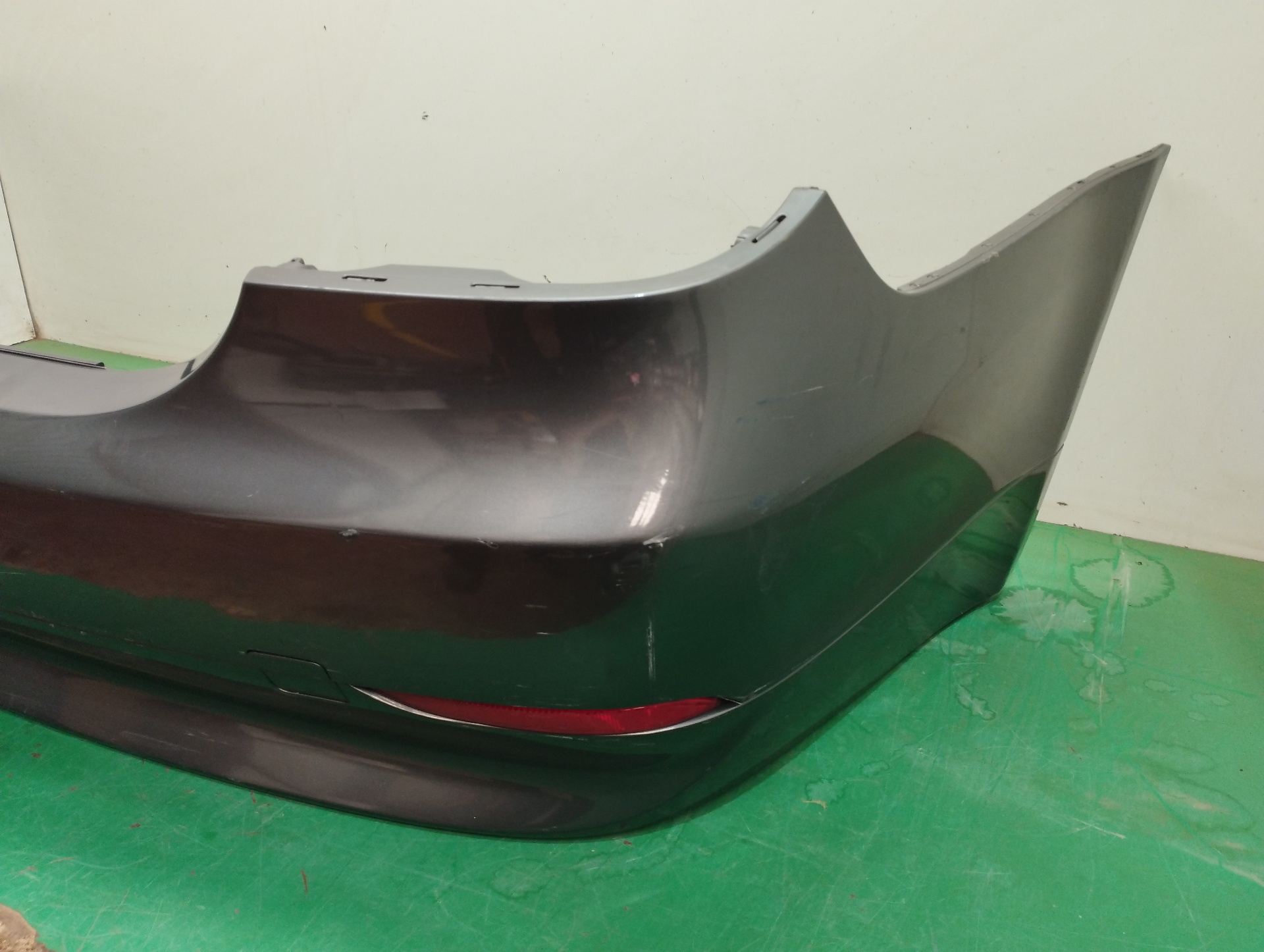 PARAGOLPES TRASERO