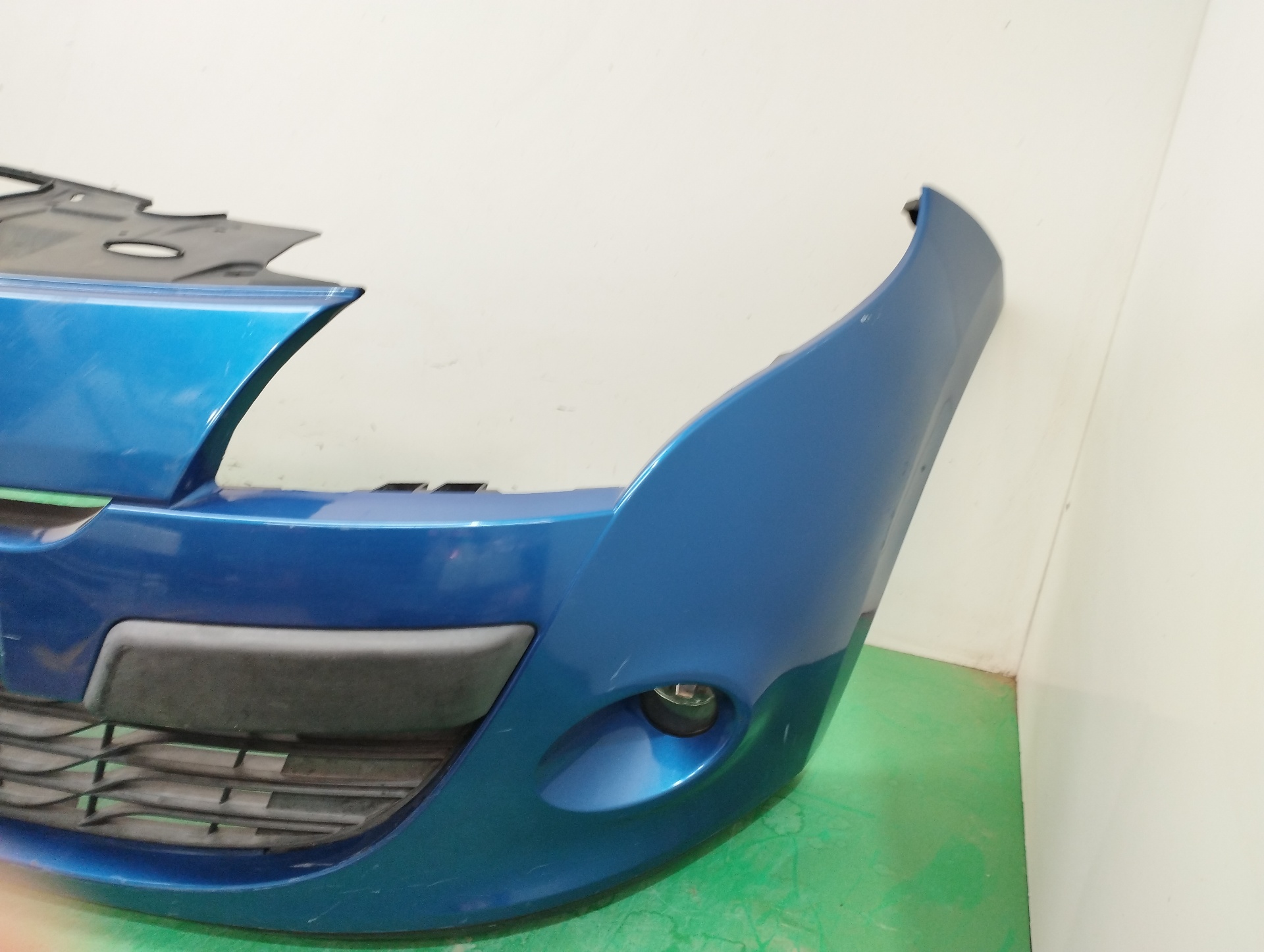PARAGOLPES DELANTERO