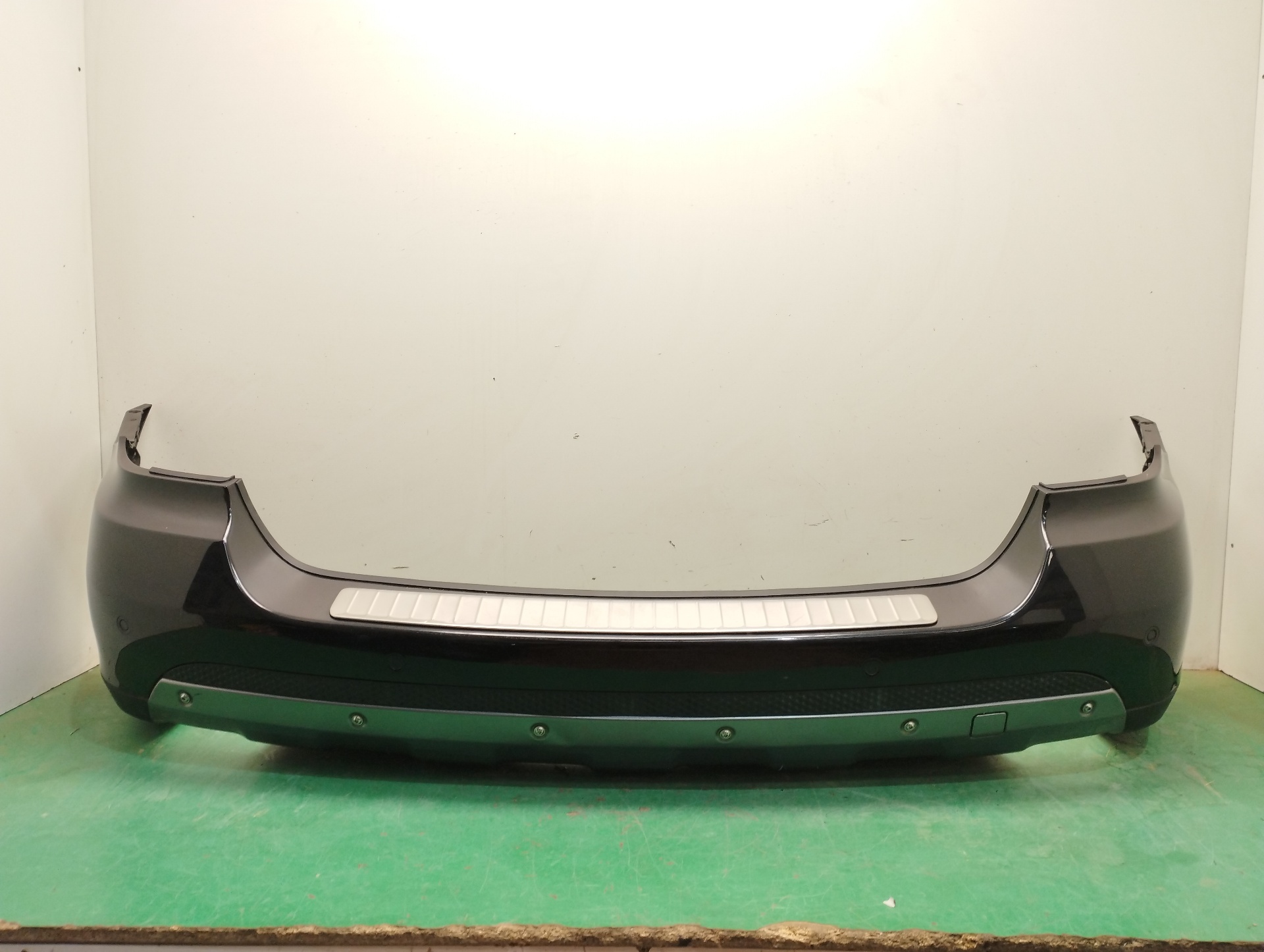 PARAGOLPES TRASERO