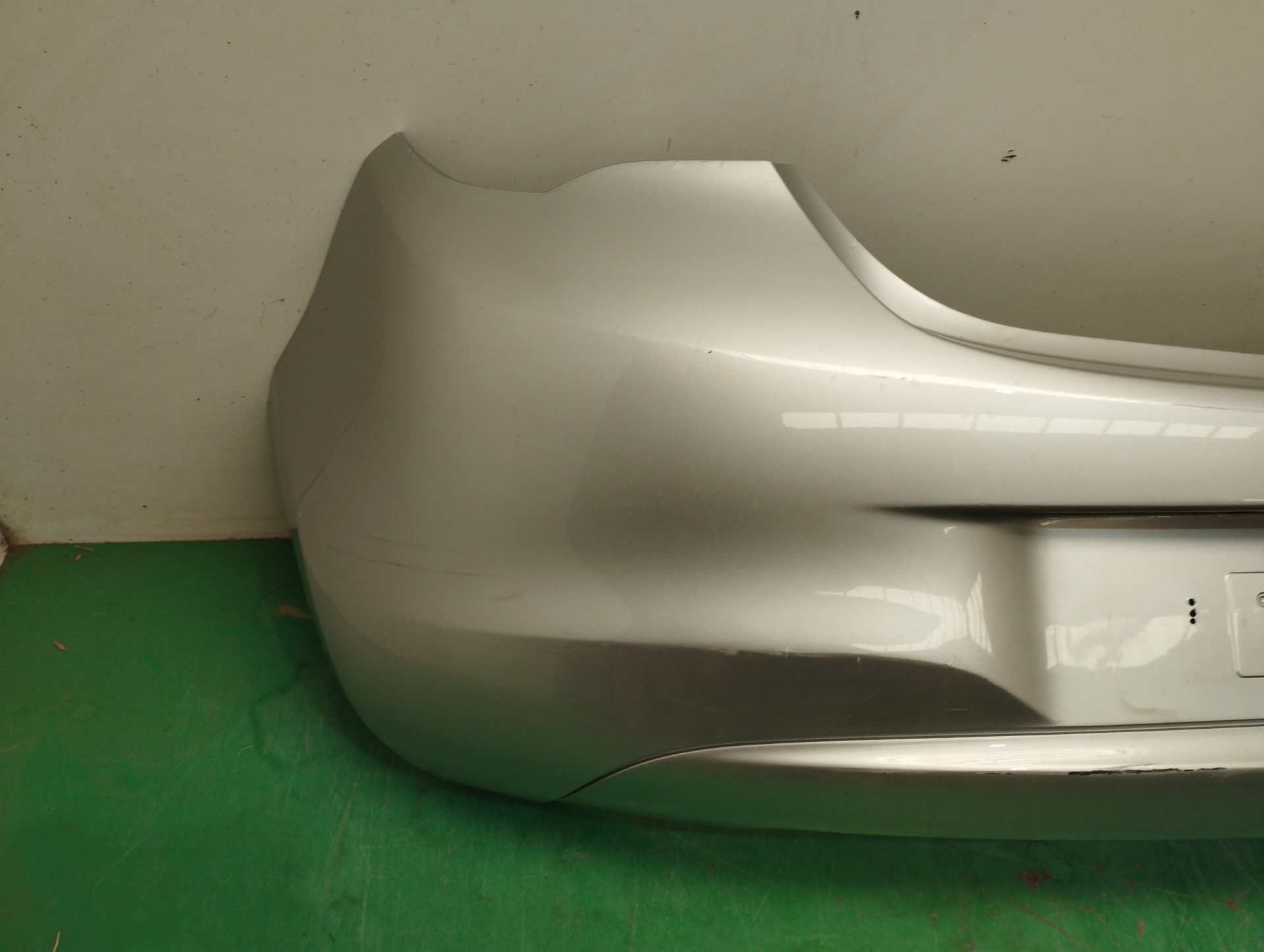 PARAGOLPES TRASERO