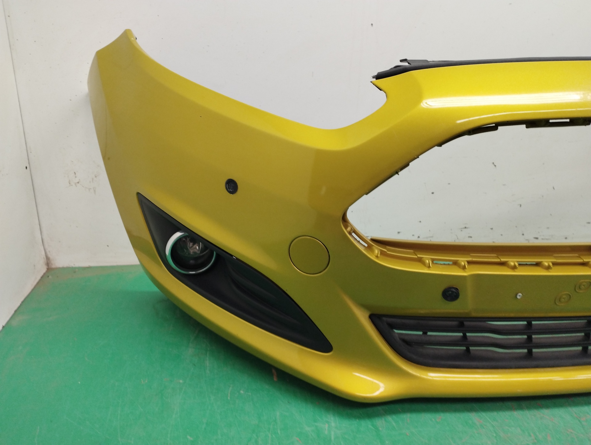 PARAGOLPES DELANTERO