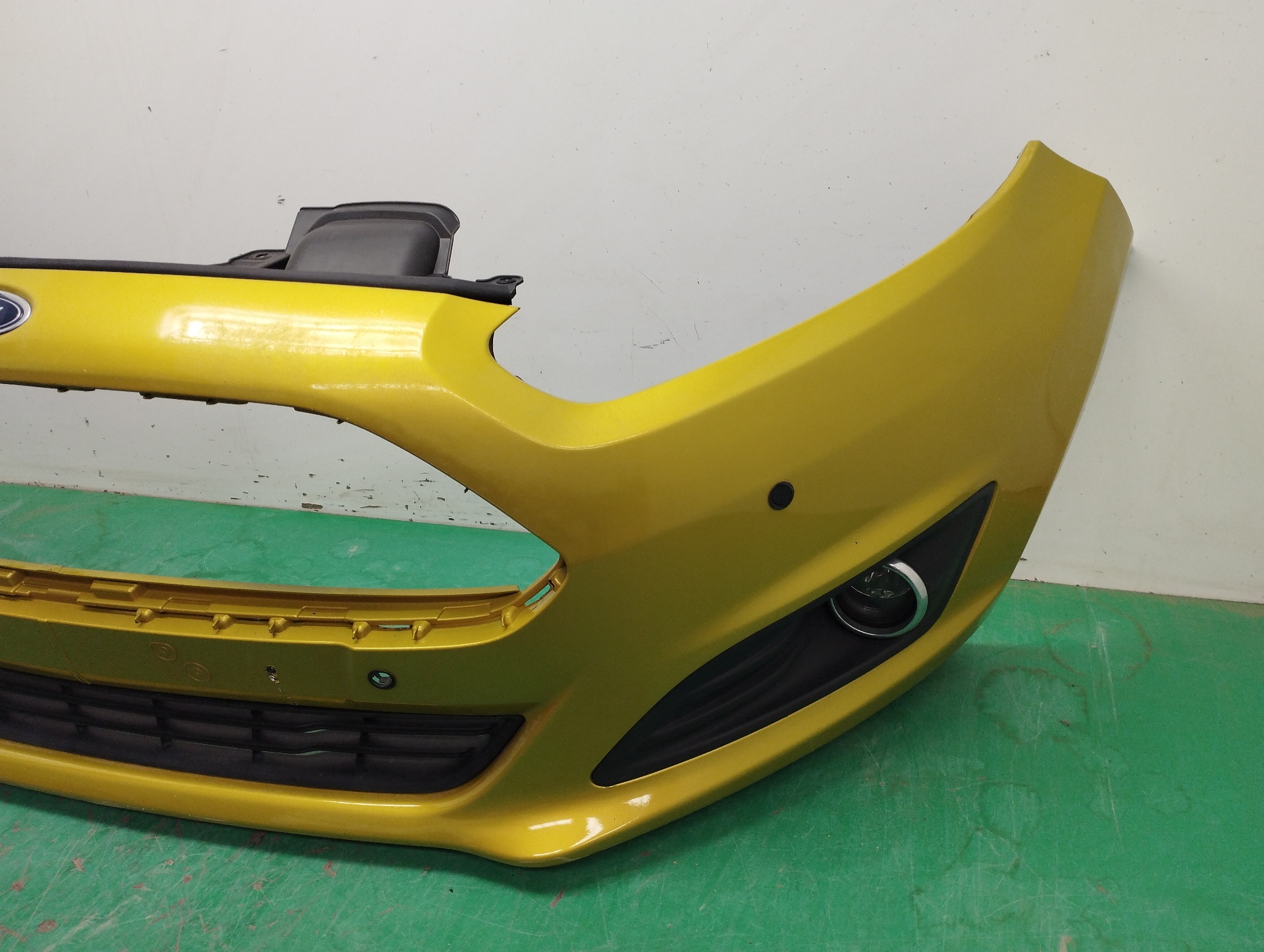 PARAGOLPES DELANTERO