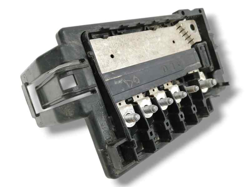 CAJA RELES / FUSIBLES