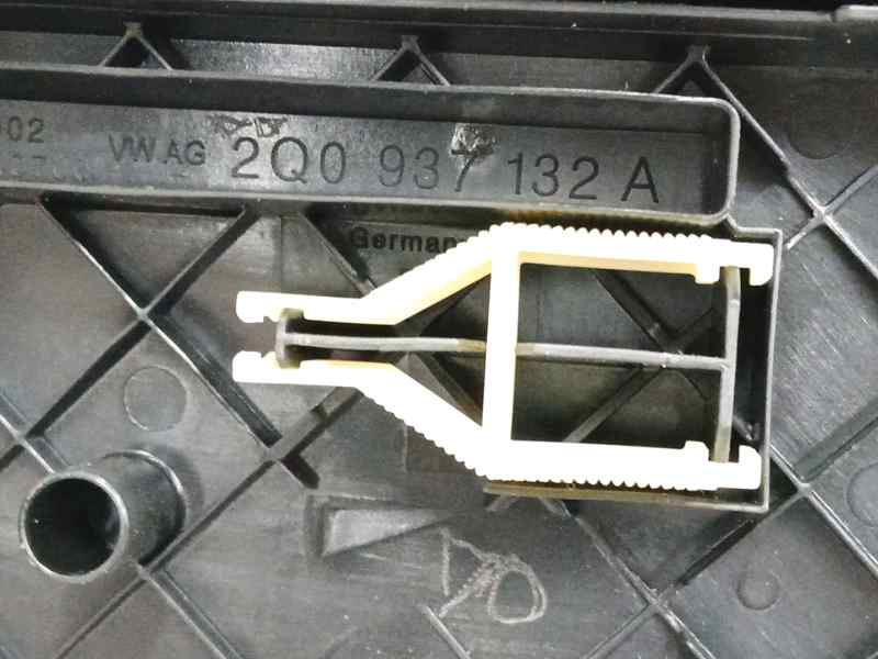 CAJA RELES / FUSIBLES