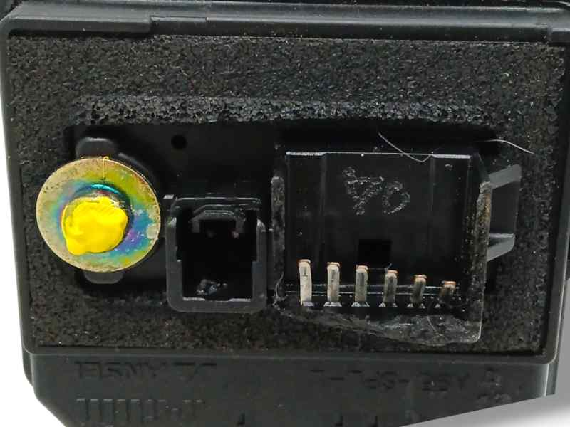 CERRADURA PUERTA DELANTERA IZQUIERDA 