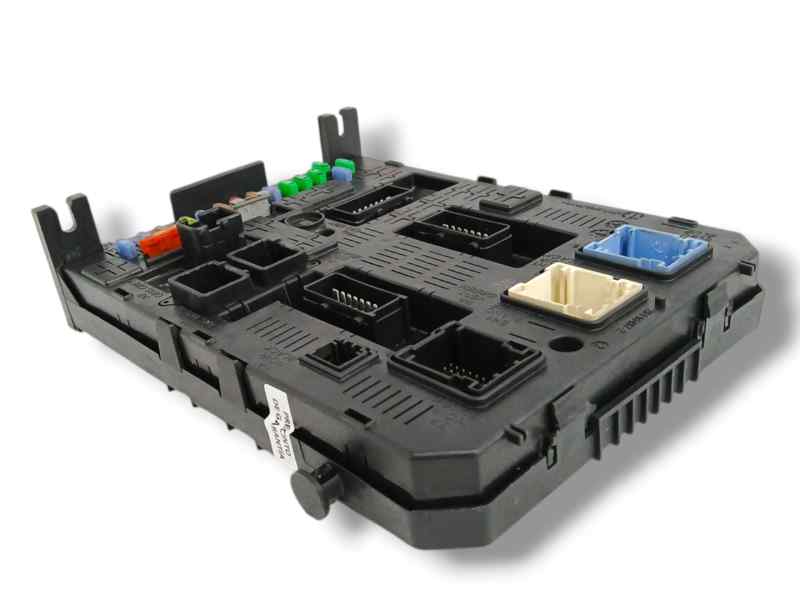 CAJA RELES / FUSIBLES