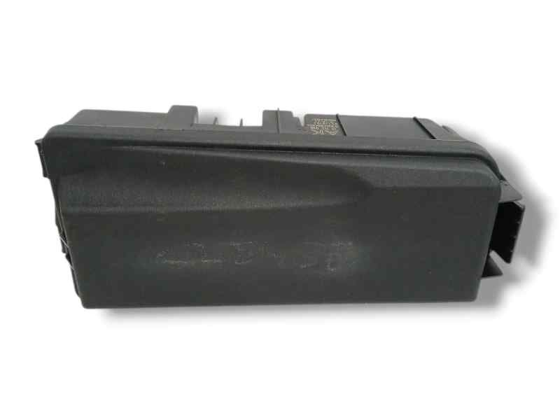 CAJA RELES / FUSIBLES
