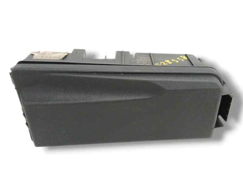 CAJA RELES / FUSIBLES