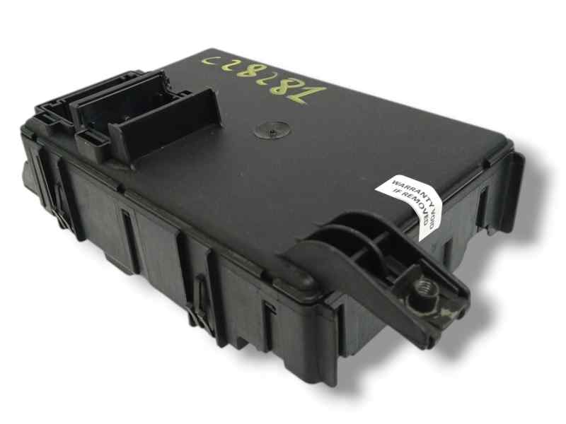CAJA RELES / FUSIBLES