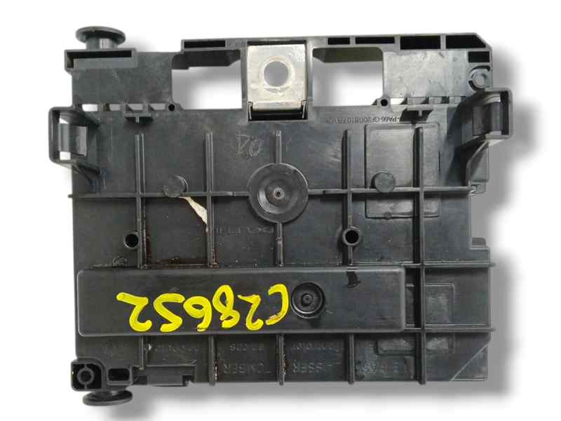CAJA RELES / FUSIBLES