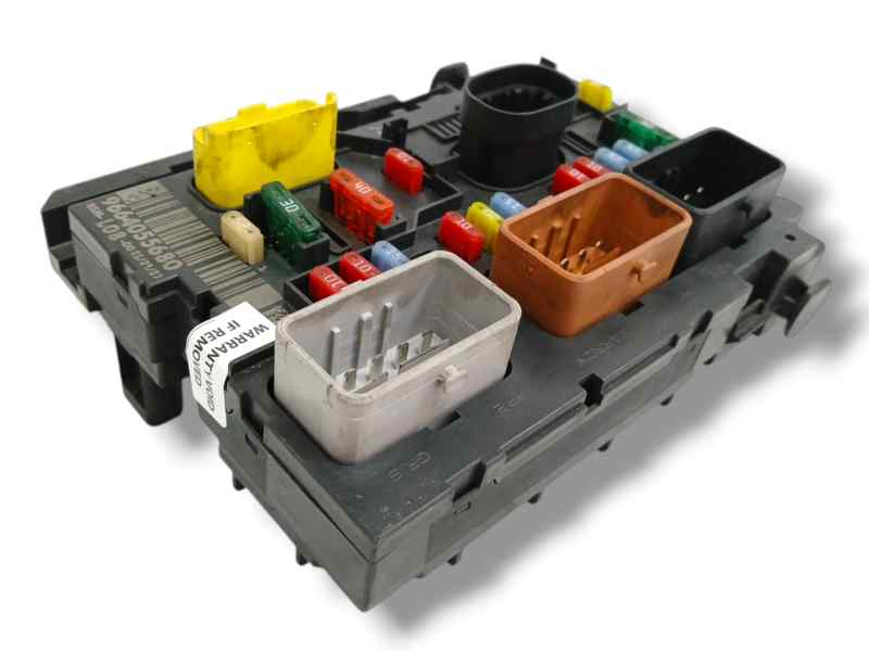 CAJA RELES / FUSIBLES