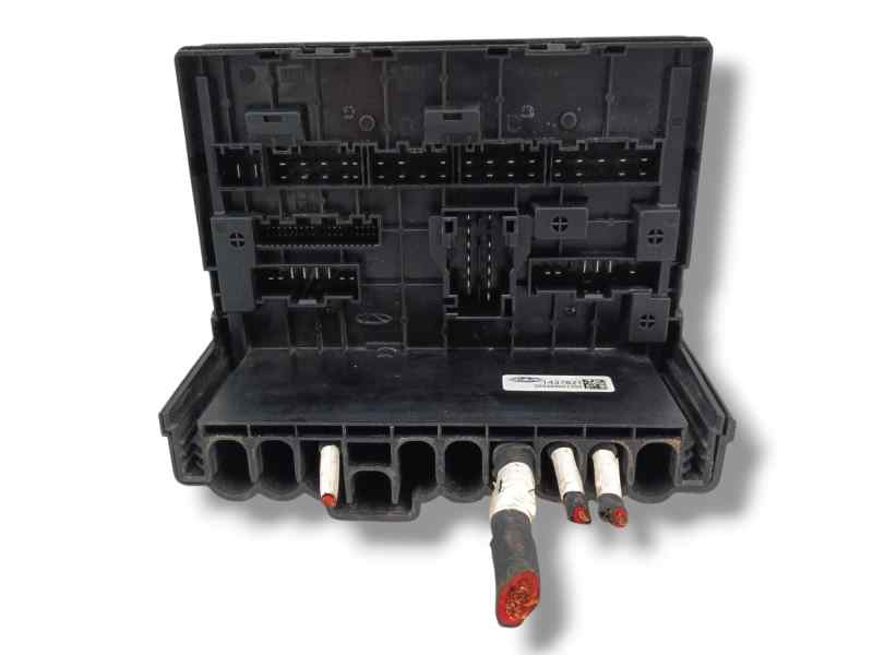 CAJA RELES / FUSIBLES