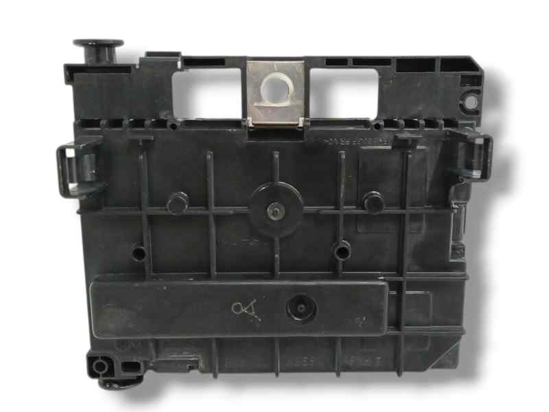 CAJA RELES / FUSIBLES