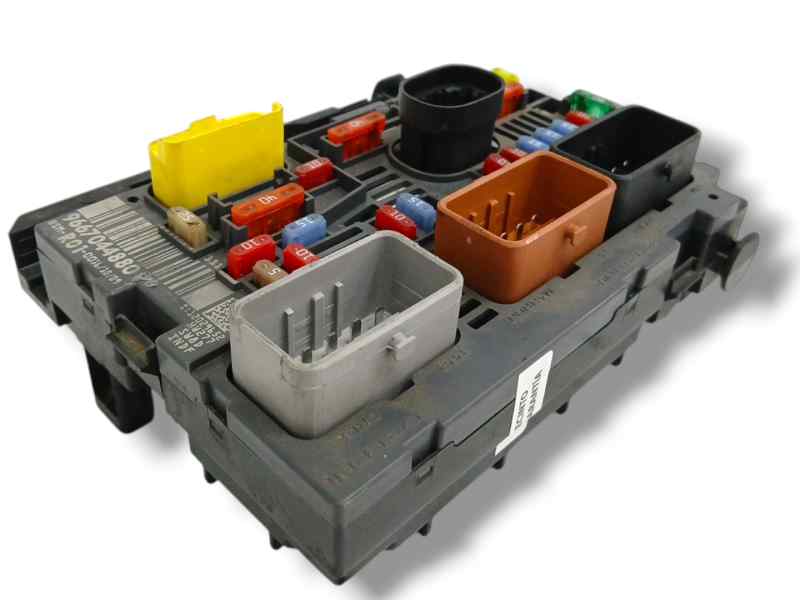 CAJA RELES / FUSIBLES